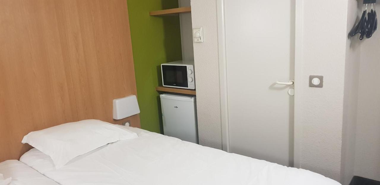 Kyriad Direct Poitiers - Gare Du Futuroscope Чассенеуил-Ду-Поитоу Экстерьер фото